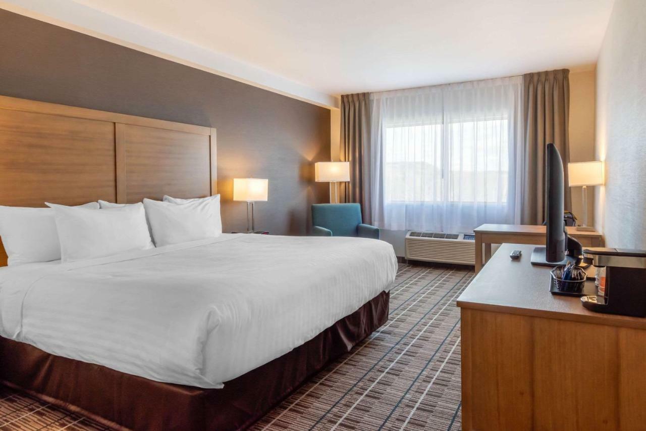 Quality Hotel Clarenville Bagian luar foto