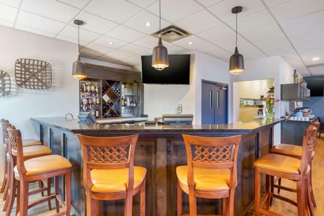 Quality Hotel Clarenville Bagian luar foto