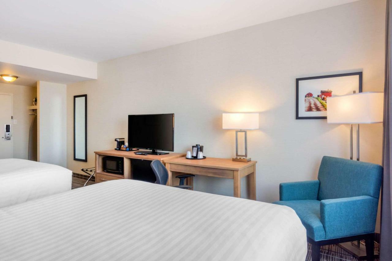 Quality Hotel Clarenville Bagian luar foto