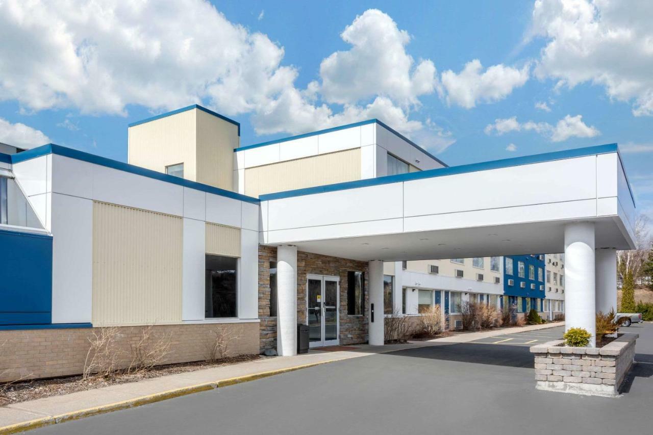 Quality Hotel Clarenville Bagian luar foto