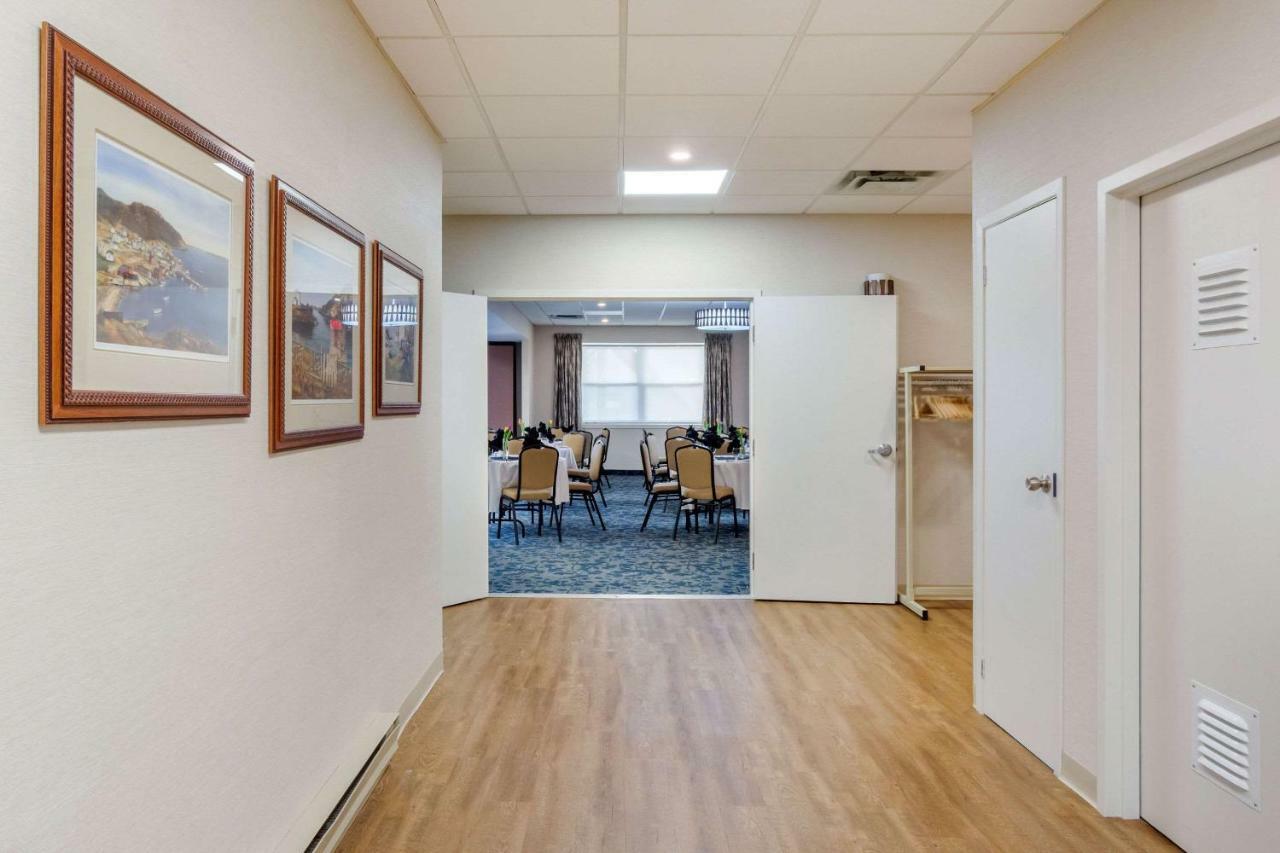 Quality Hotel Clarenville Bagian luar foto