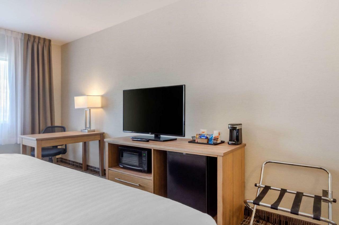 Quality Hotel Clarenville Bagian luar foto