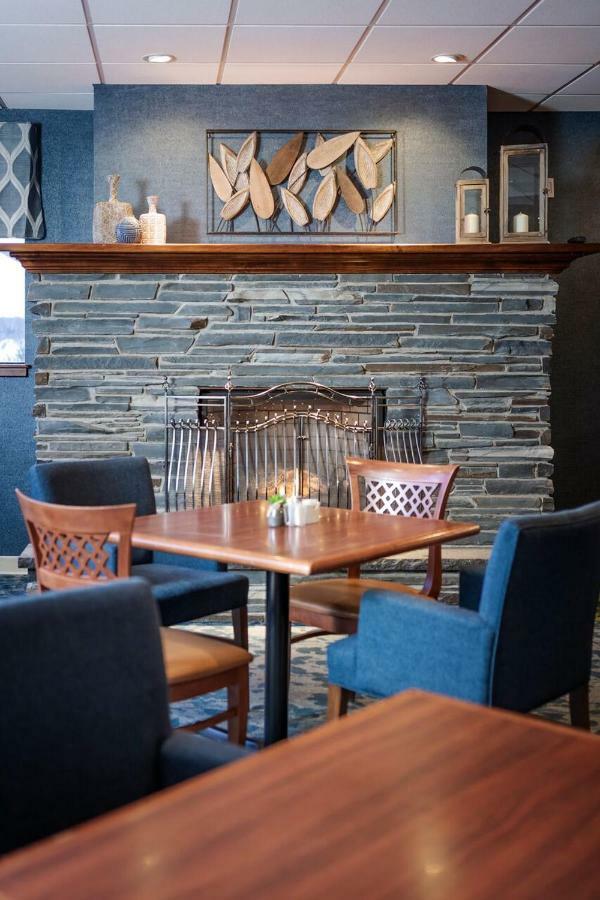 Quality Hotel Clarenville Bagian luar foto